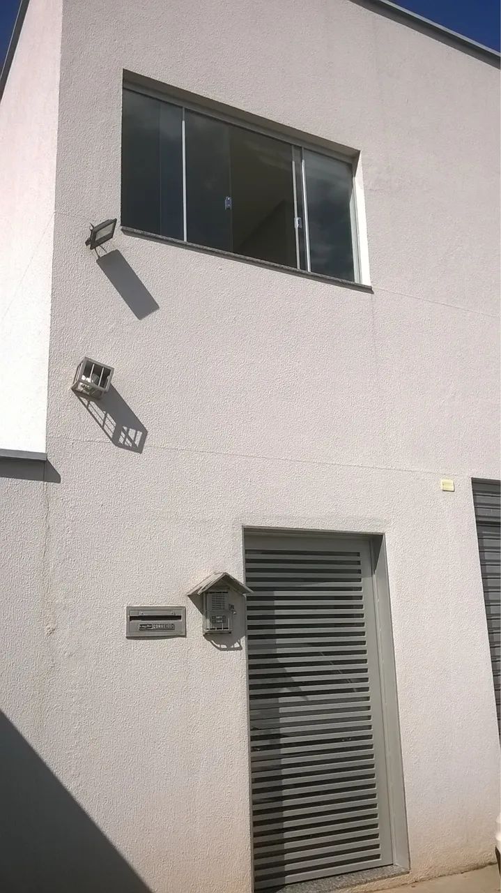 Alugo sala comercial. Contendo: estacionamento, câmera de segurança, copa, banheiro - Foto 3