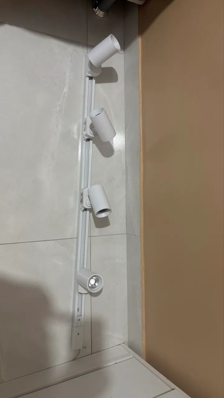 Trilho com lâmpadas  - Foto 3