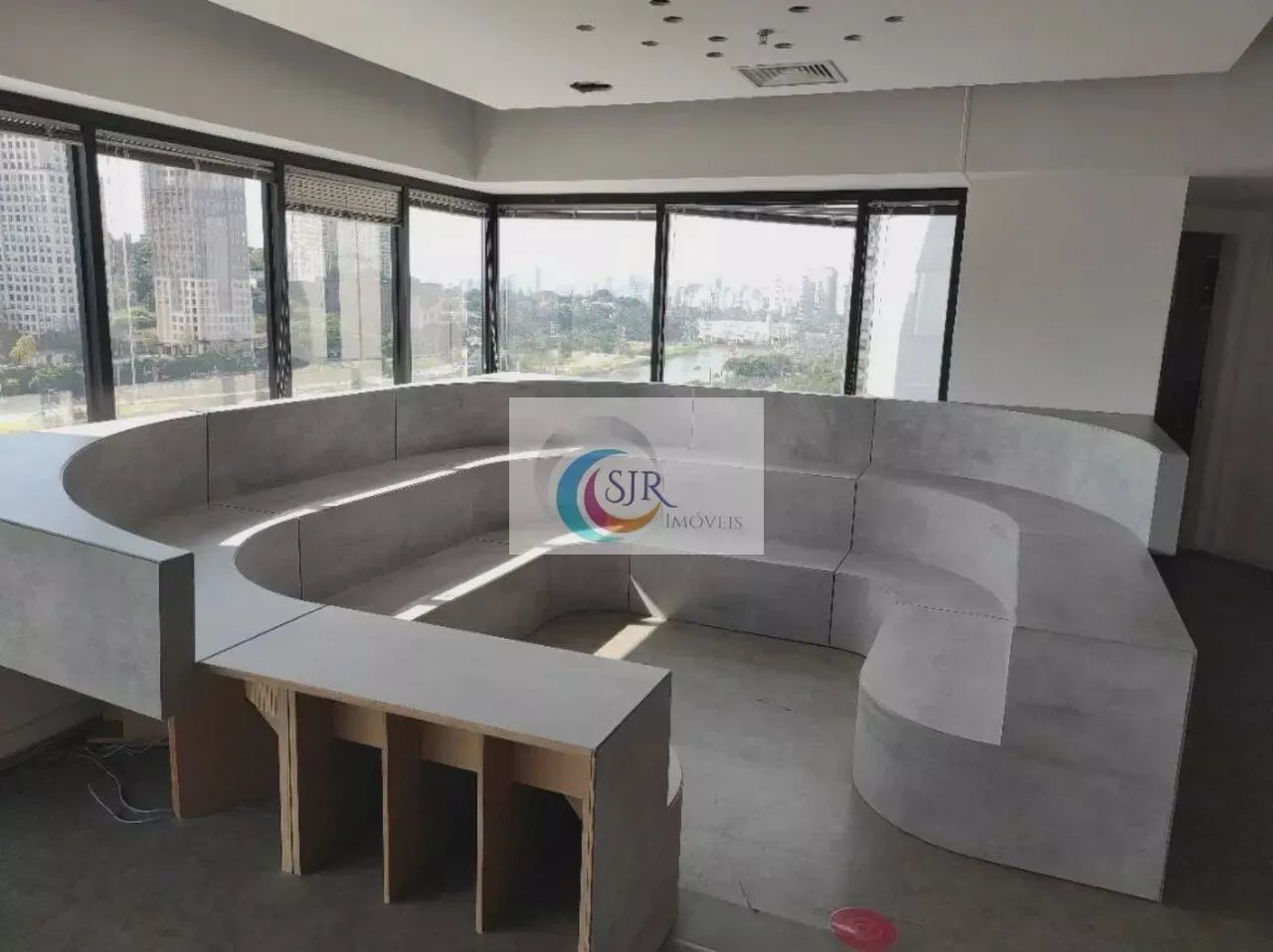 Conjunto comercial com 1339m², pronto para ocupação, com 22 vagas de garagem, ar-condicion - Foto 4