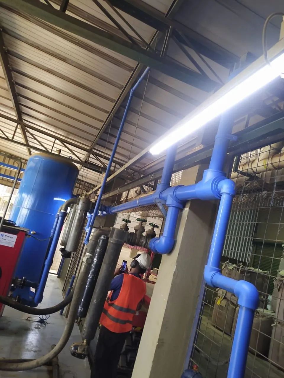 Manutenção em rede de Ar comprimido,Elétrica Predial e Industrial e Ar condicionado  - Foto 4