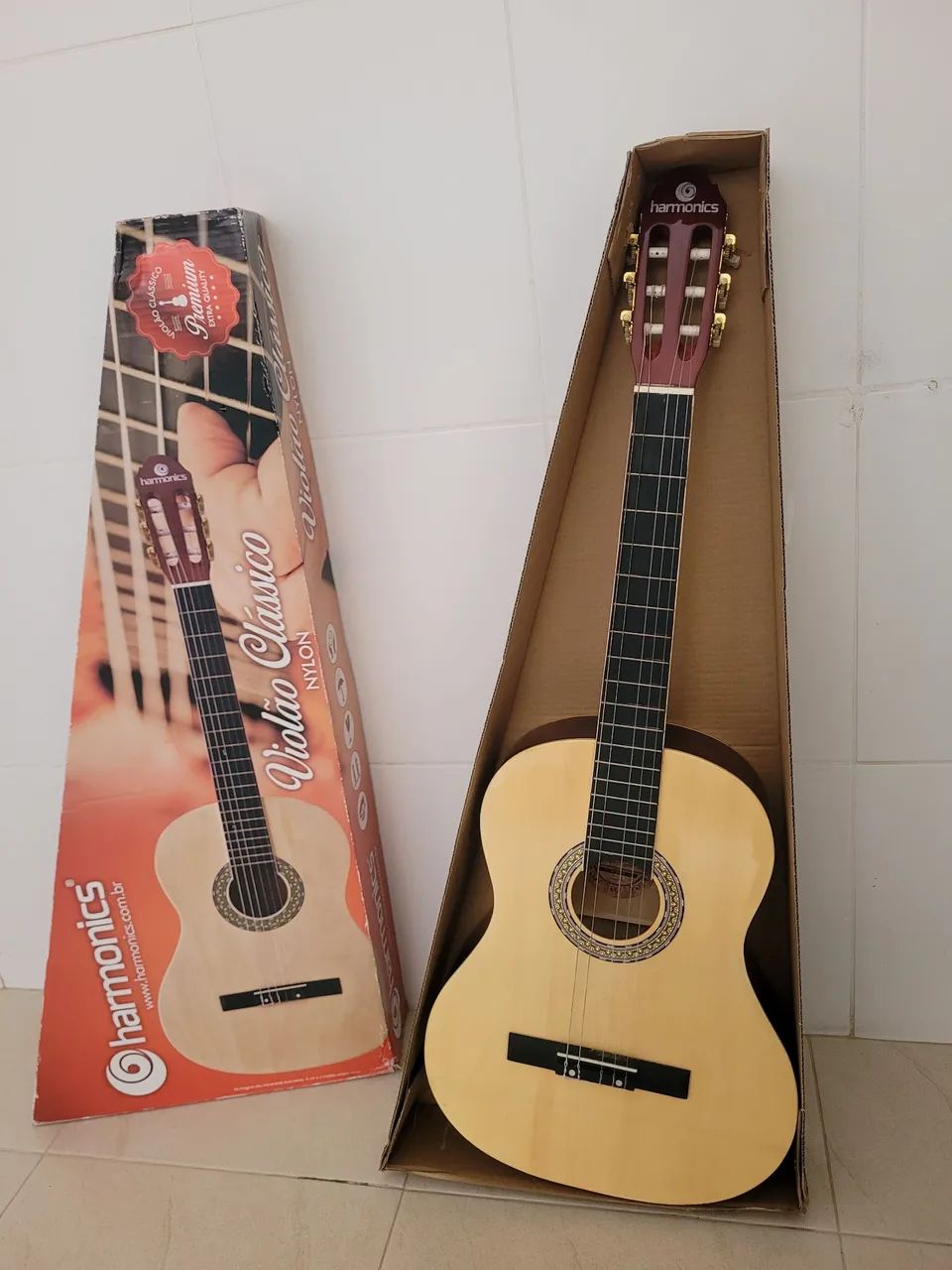 Violão clássico - uma corda estourada  - Foto 2