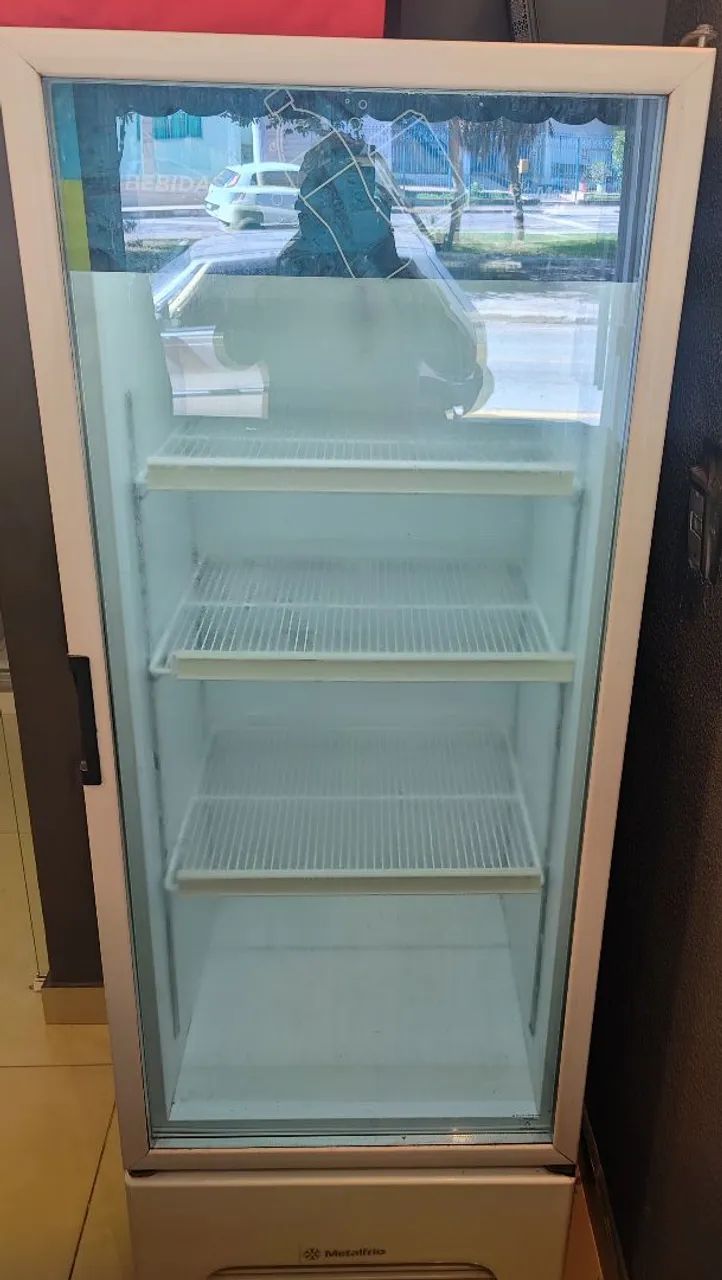 Geladeira expositora Metalfrio 403L - Geladeiras e Freezers - Nova