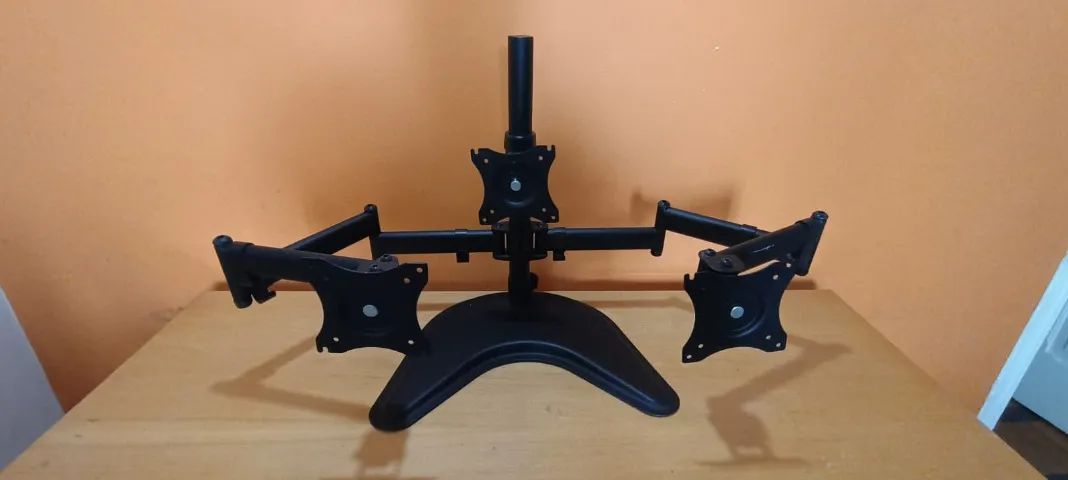 Suporte Articulado para 3 monitores - Foto 3
