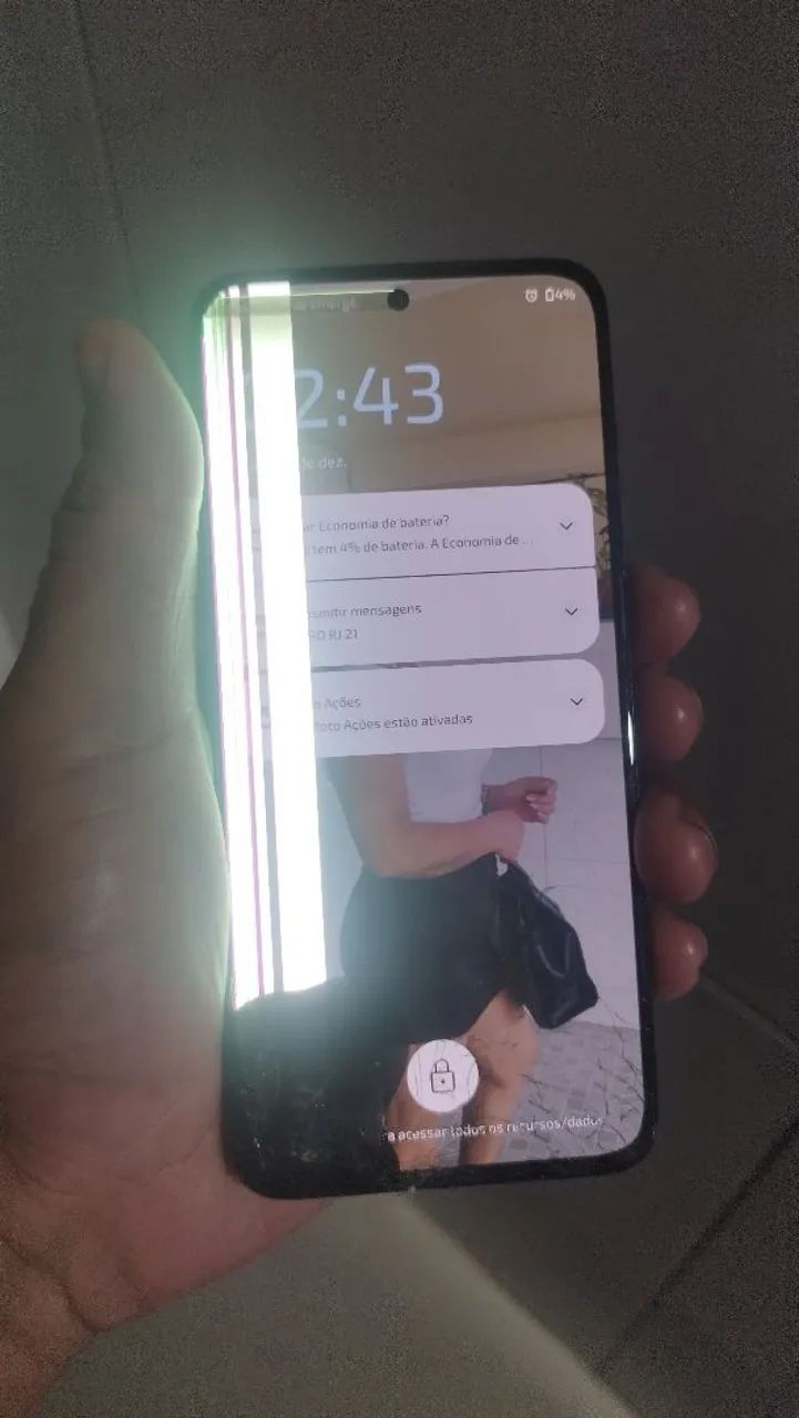 Moto Edge neo 30, display precisa trocar.