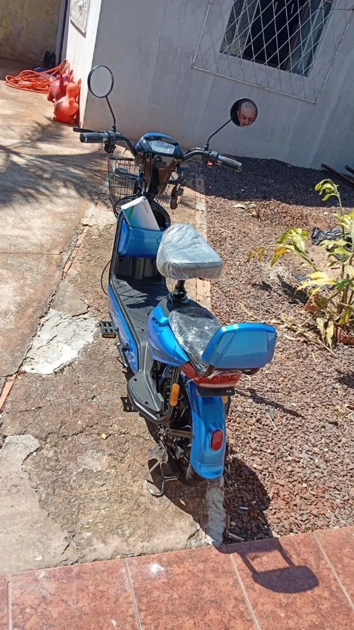 Bicicleta elétrica nova 