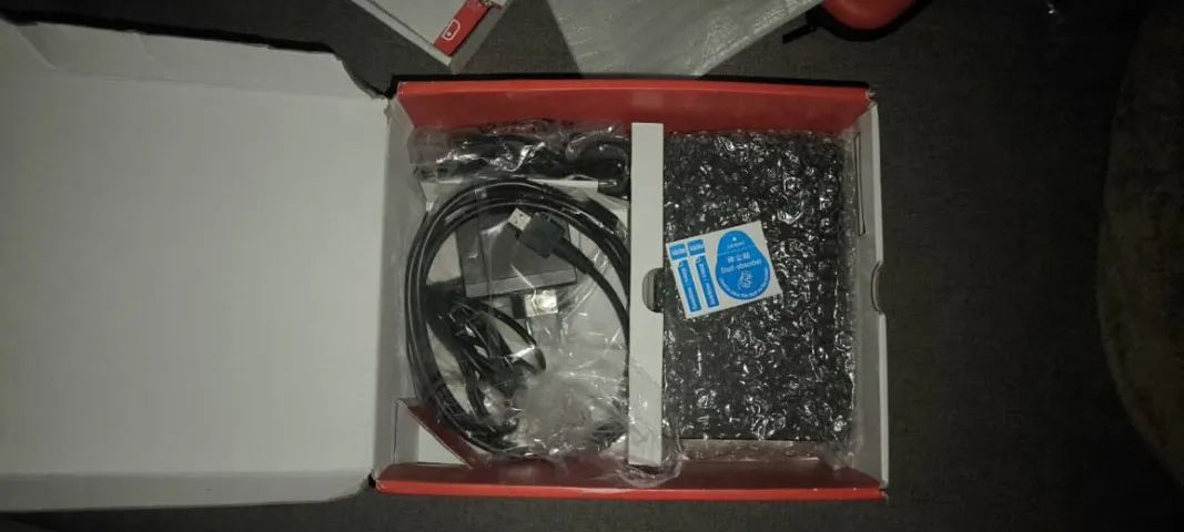 Nintendo Switch V2 Desbloqueado + 256GB + 4 Joy-Cons - Foto 2