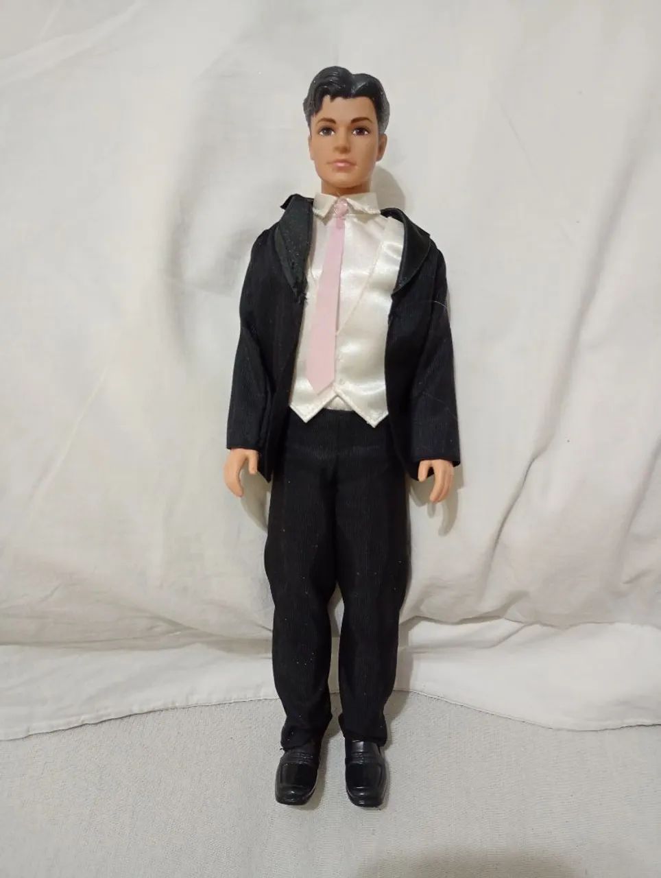 Boneco Ken Smoking/Barbie Cinderela 