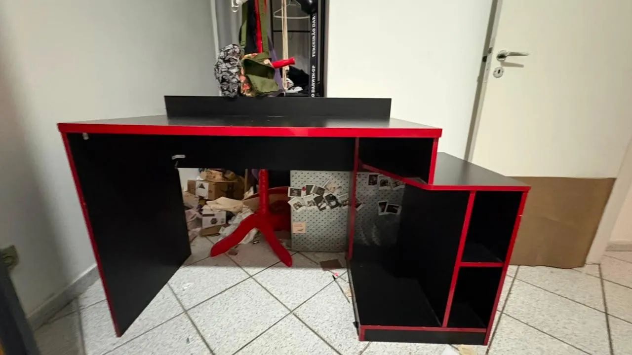 Mesa grande gamer para escritório / PC - 1,65m com nichos - Foto 3