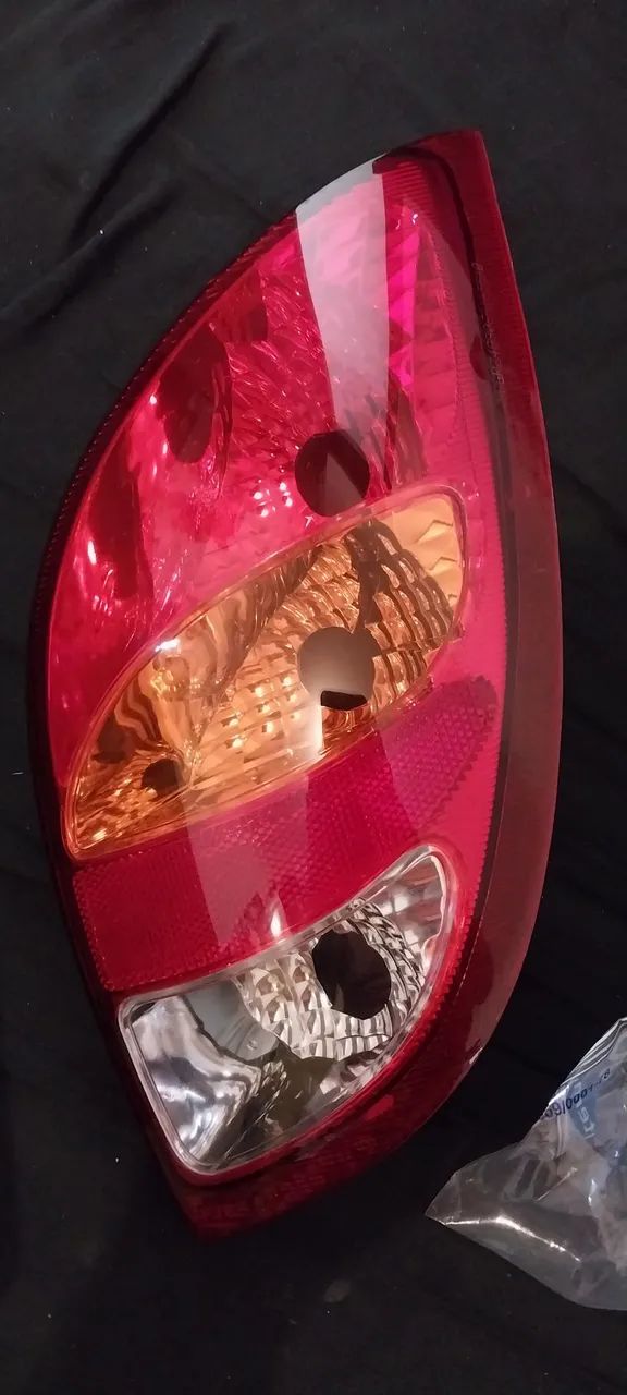 Farol lado direito Celta 2000/2006