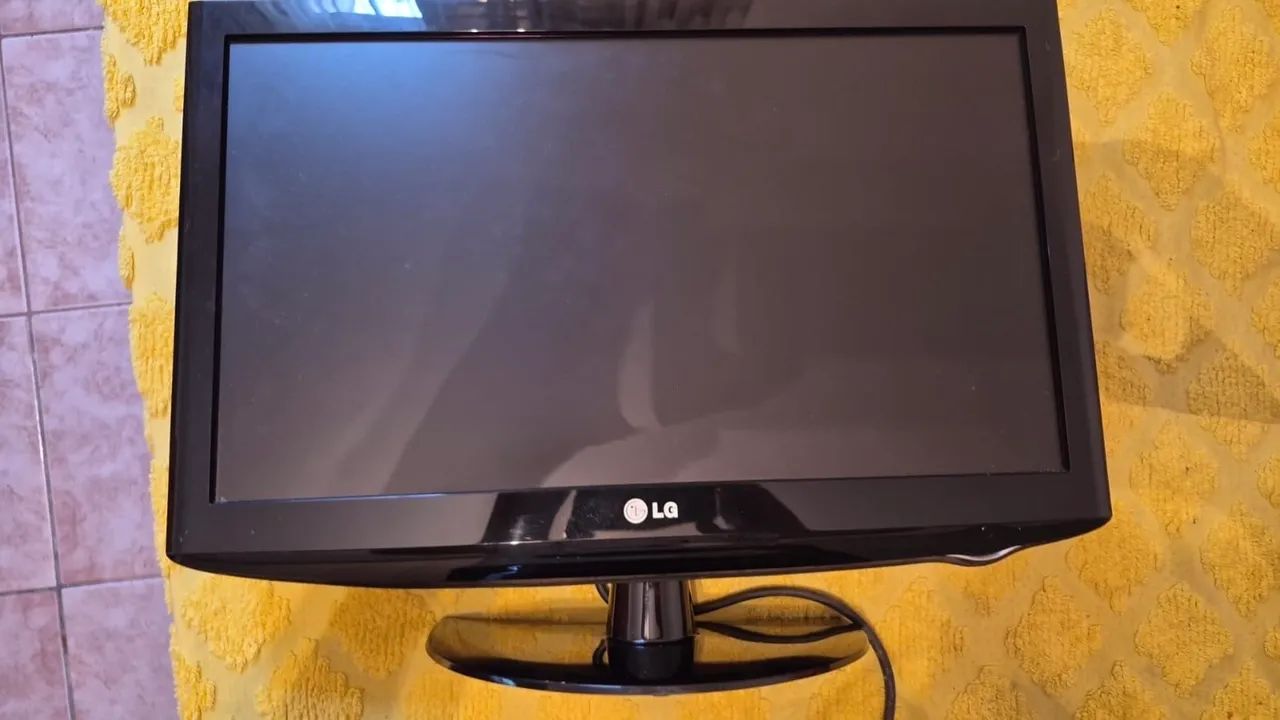 Monitor LG 22LH20R com controle remoto - Foto 2