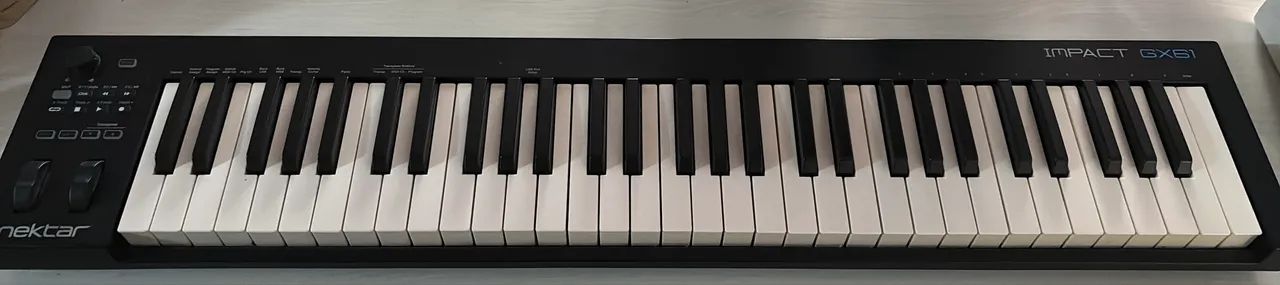 Controlador MÍDI Nektar Impact GX61 