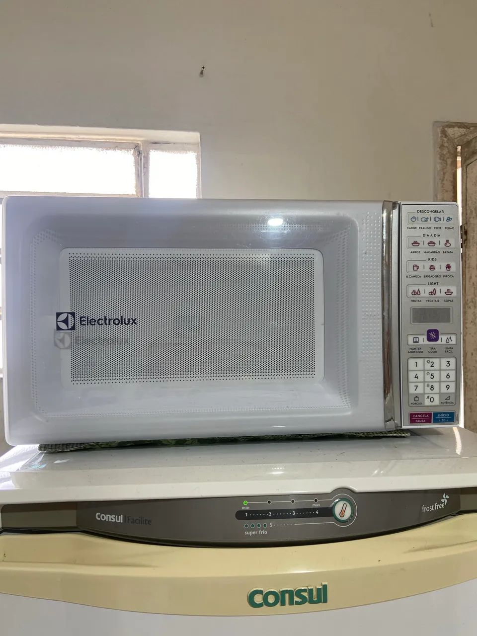 MICROONDAS ELETROLUX EXCELENTE
