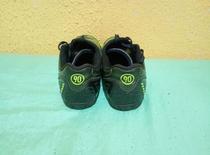 Chuteira society infantil Nike total 90 (T90) número 35 com o bico costurado relíquia  - Foto 4