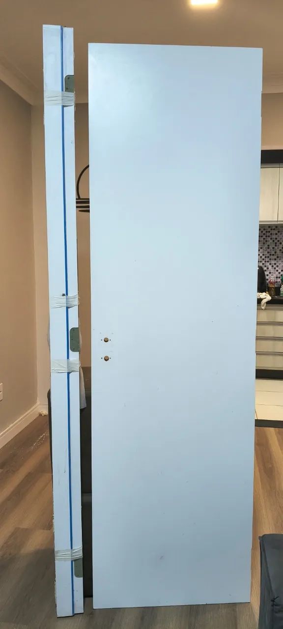 Solid lacquered L-shaped door, heavy-duty, 62 x 2.10 m, with threshold, without lock and hinges