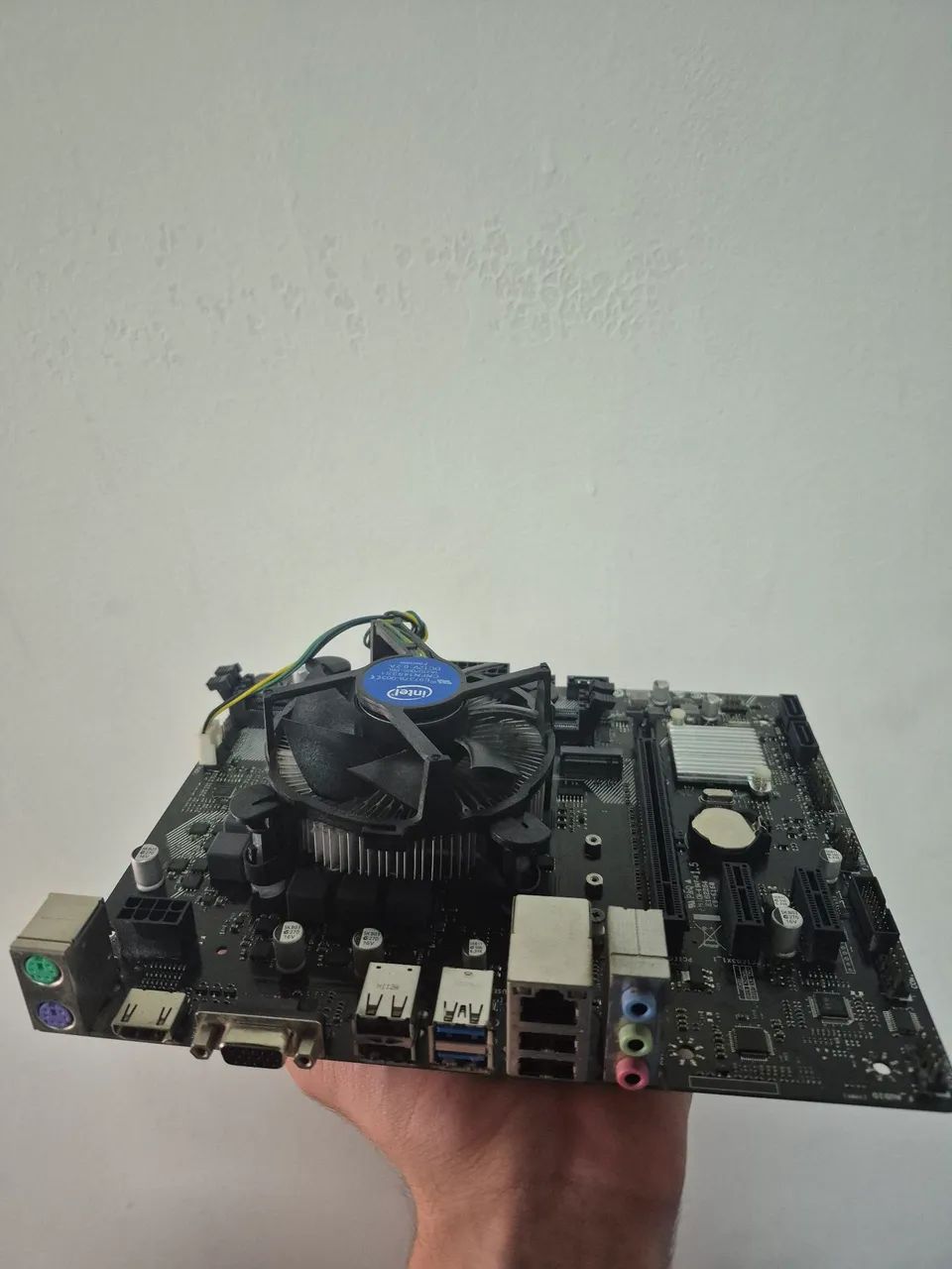 Kit upgrade i3 10 geração placa mãe H610M - Foto 3