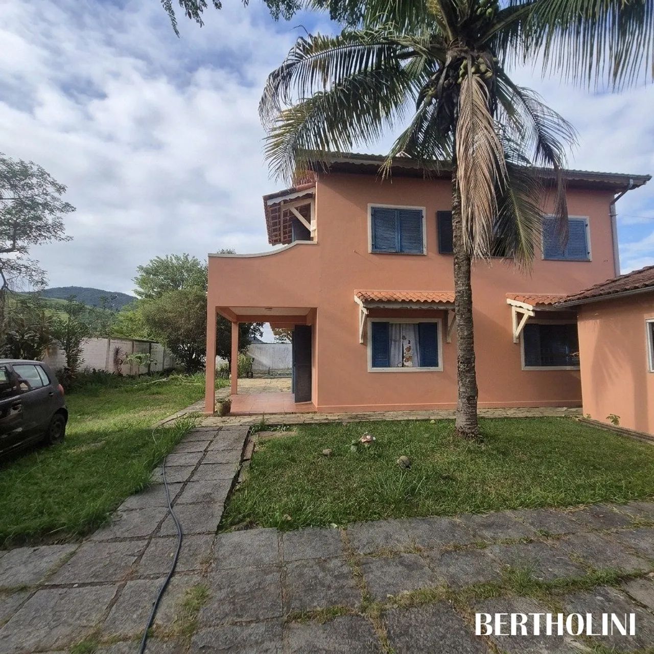 Ampla casa de 5 quartos com piscina, churrasqueira e piscina - Foto 4