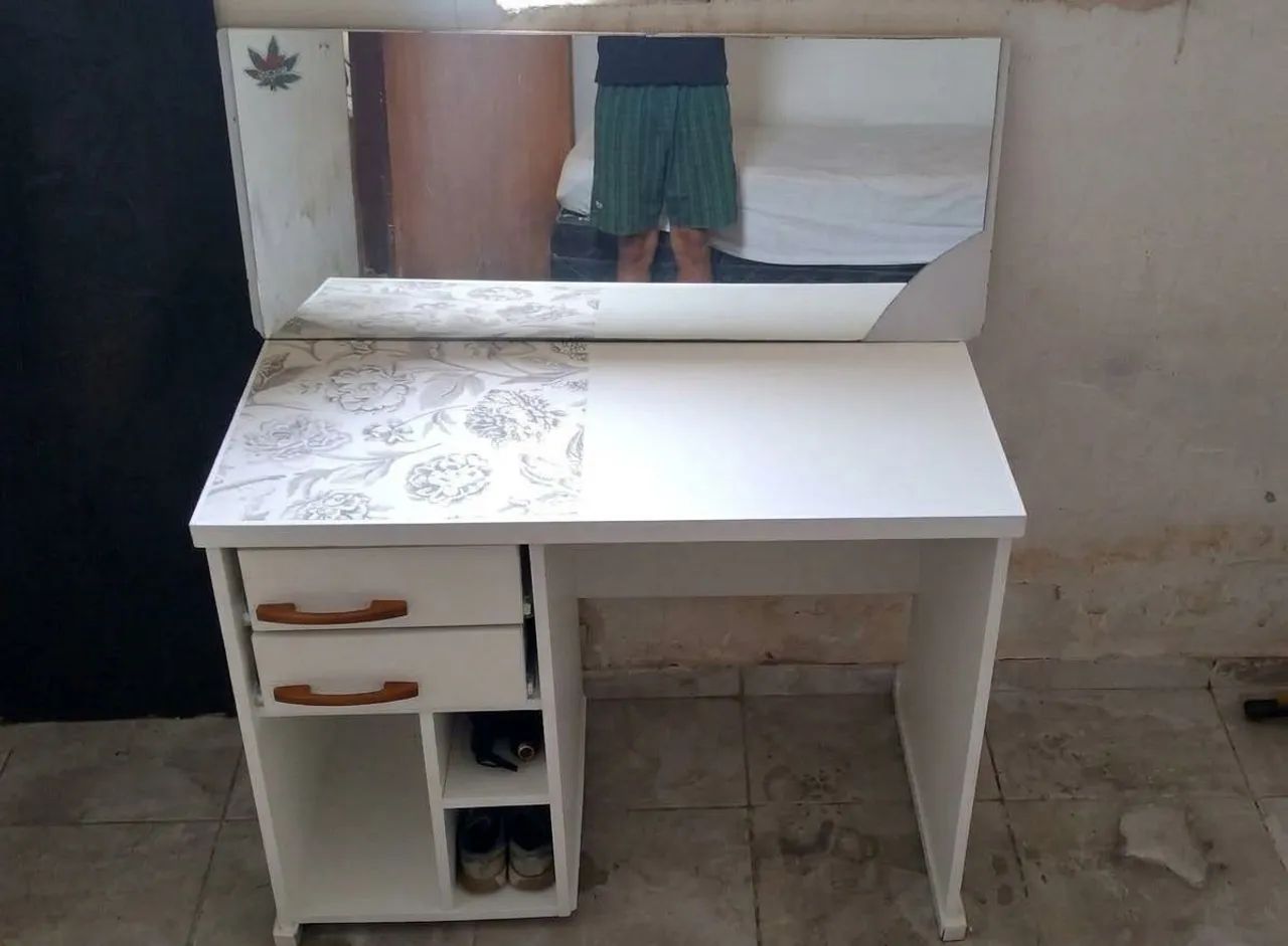 Penteadeira de 2 gavetas com espelho