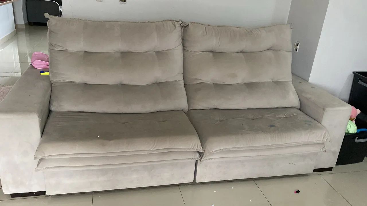 Sofá retrátil/ reclinável 