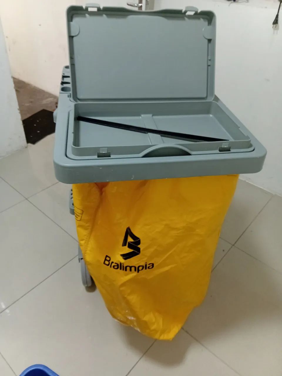 CARRINHO DE LIMPEZA PROFISSIONAL  - Foto 2