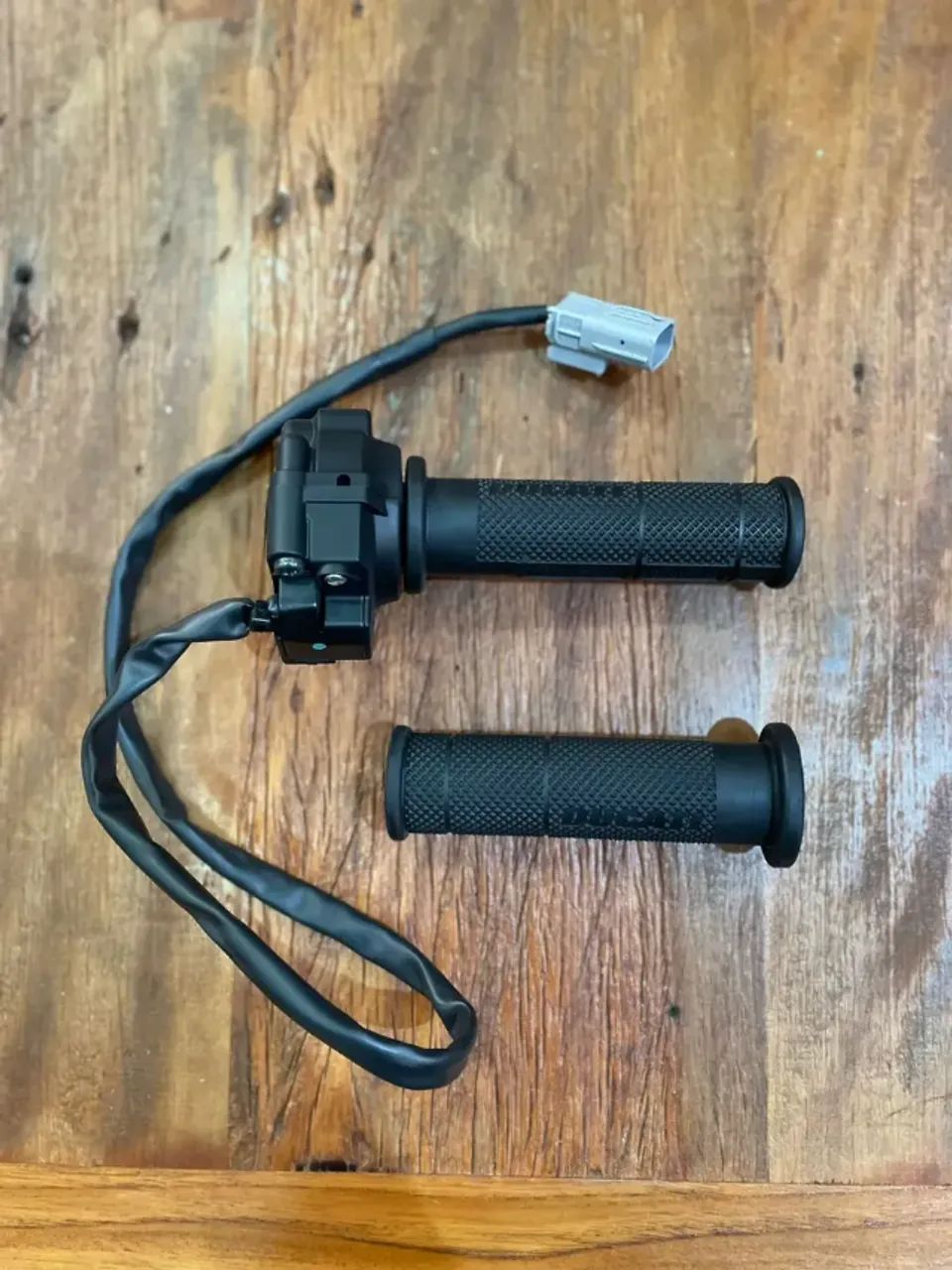 Conjunto De Punho Do Acelerador Ducati Multistrada 66020121b