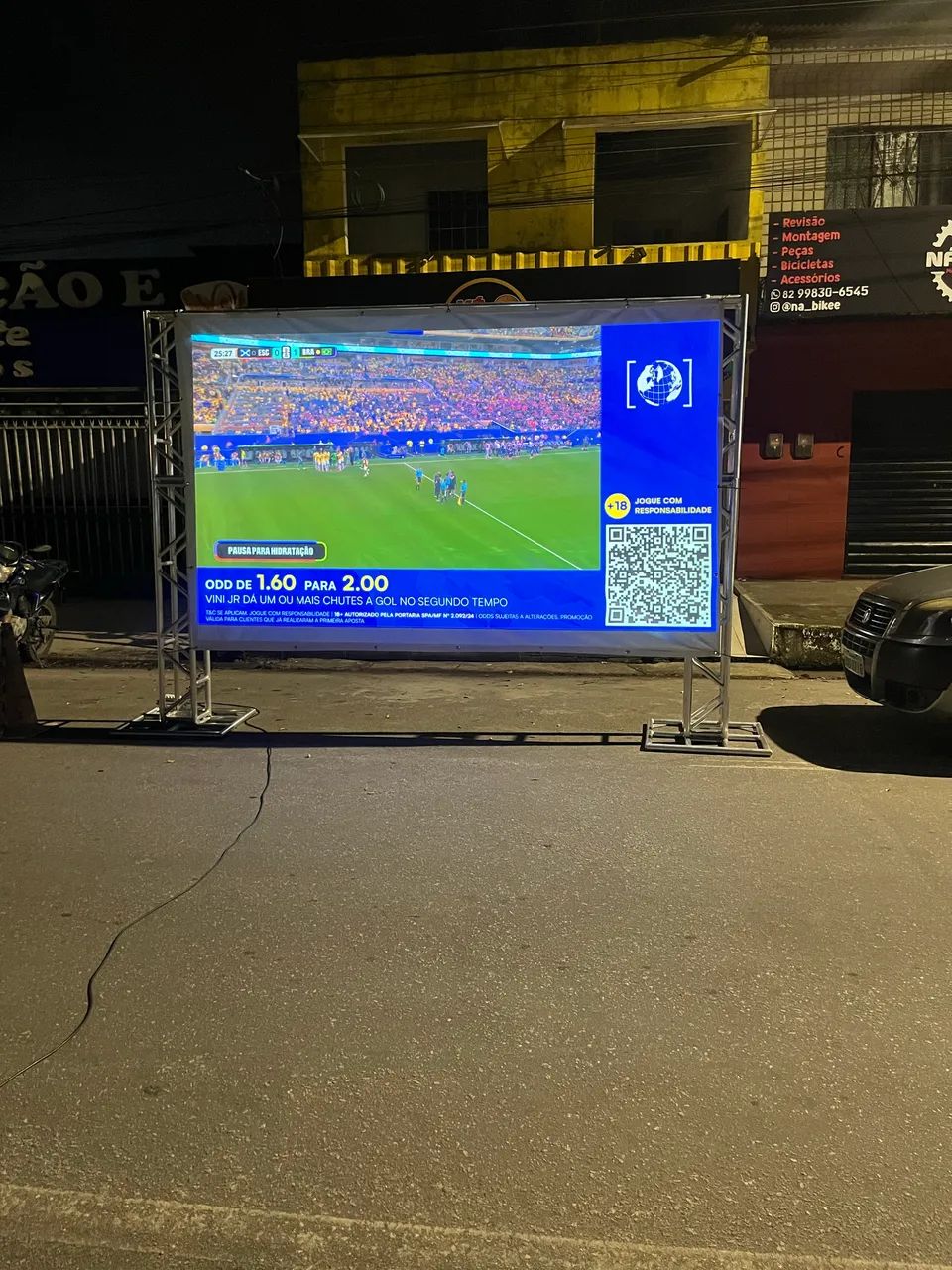 Aluguel  TELÃO 3x2m, projetor e som para jogos e eventos - Foto 3
