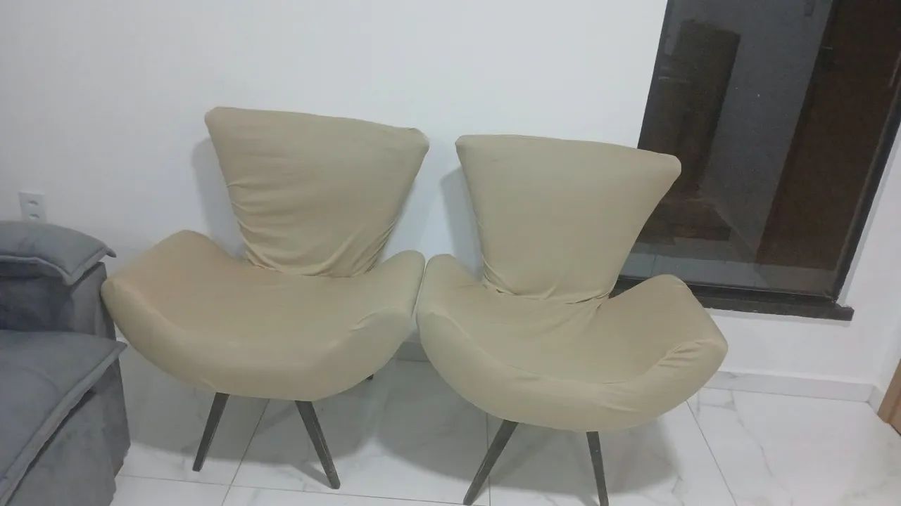 Duas proutrounas  - Foto 3