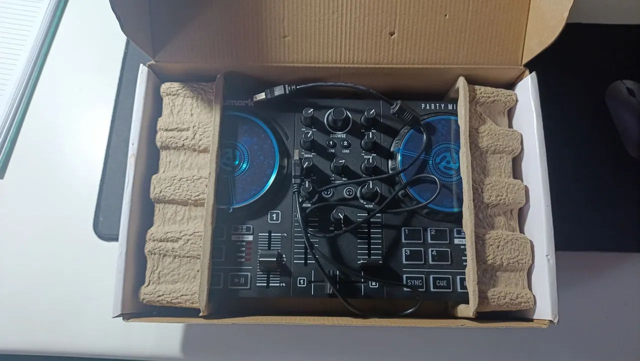 Controladora DJ Numark Partymix II