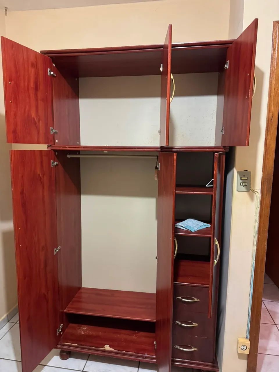 Vendo guarda-roupas