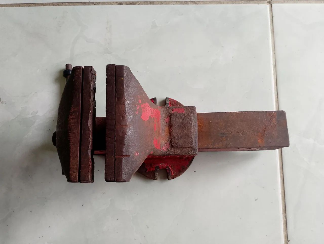 Torno morsa bom para trabalhos diversos ZAP *