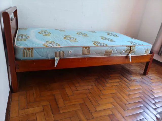 Cama solteiro madeira maciça com colchão