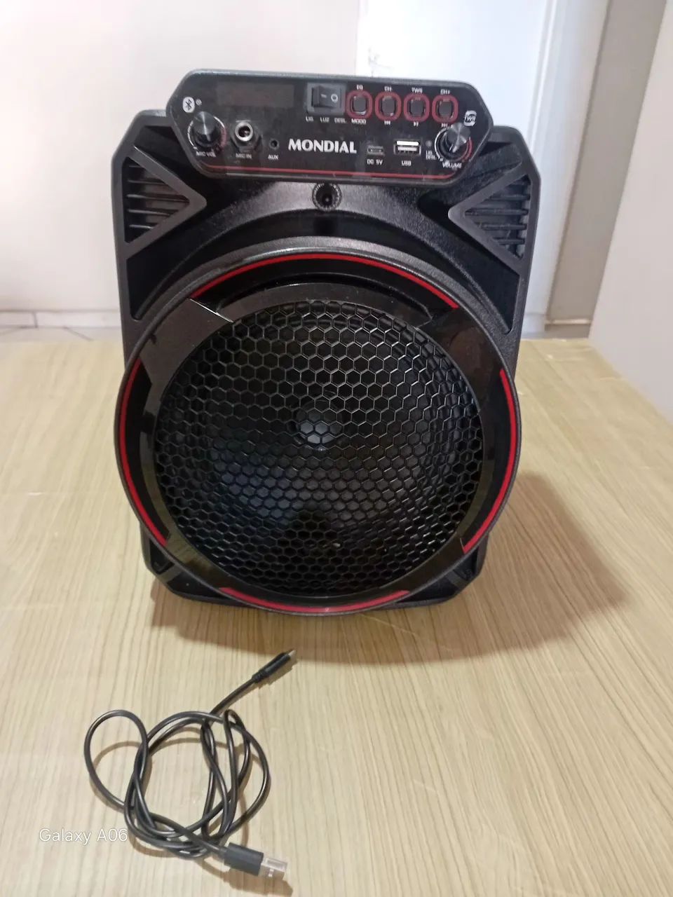 VENDO CAIXA APLIFICADA MULTIUSO.