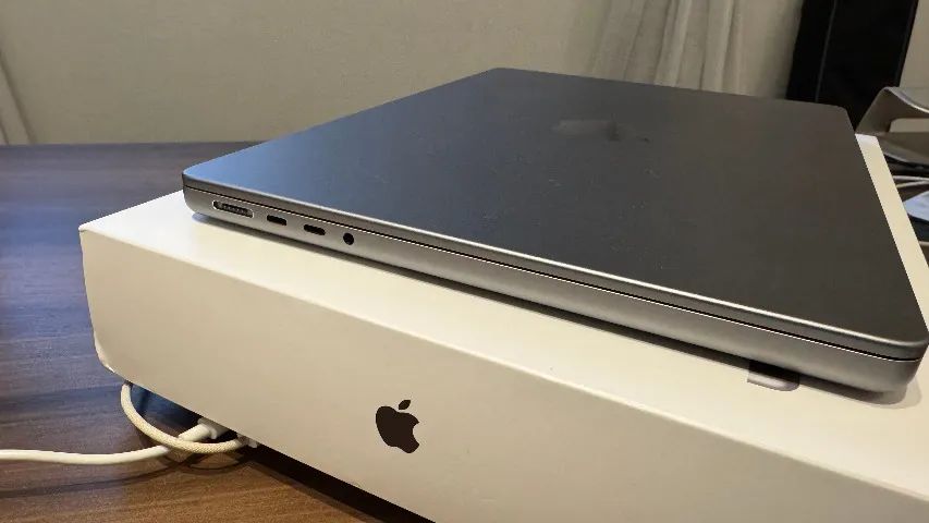 MacBook Pro 14? (Modelo A2442 - 2021) - M1 Pro 8-core, 32 GB RAM