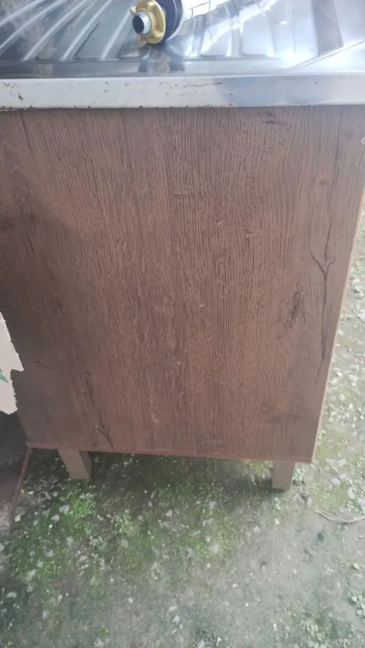 Pia com inox  com torneira e cuba junto 