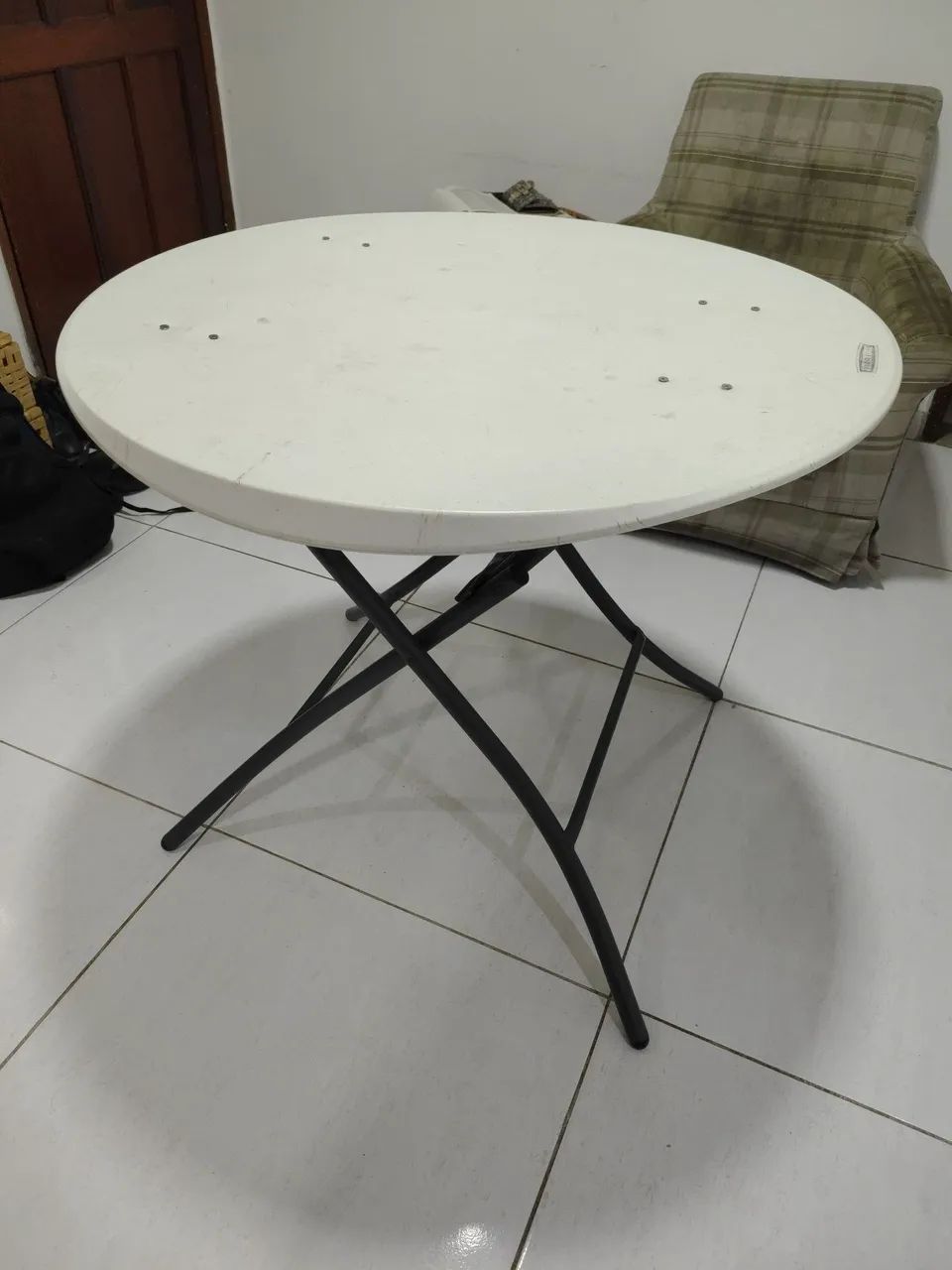Life Time Round Plastic Table65573825122307120