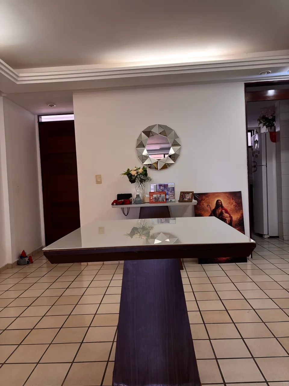 Sala De Jantar Estofada Madeira Mesa Tampo Vidro Com 4 Cadeiras Cor Rustic/Crema - Foto 5