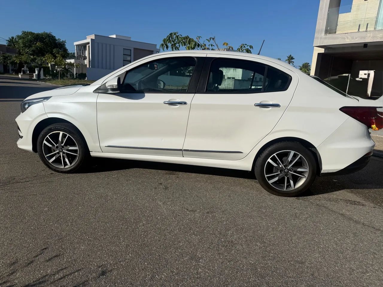 Fiat Cronos Precision 1.3 16V Flex Aut. 2023 - Foto 2