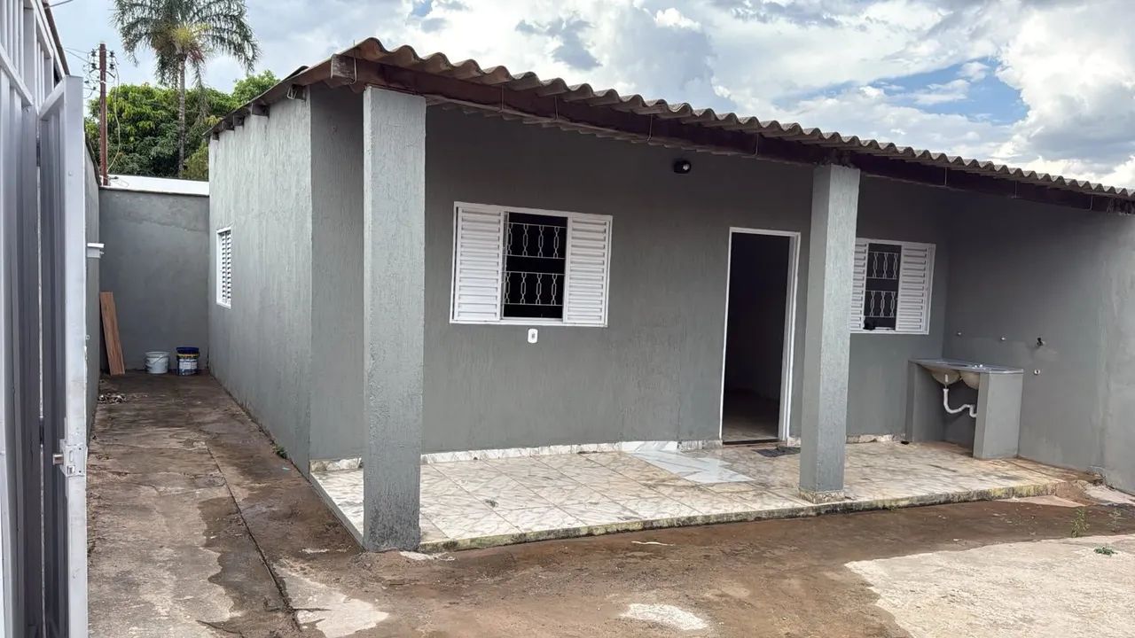 Casa 2 quartos quadra 60E
