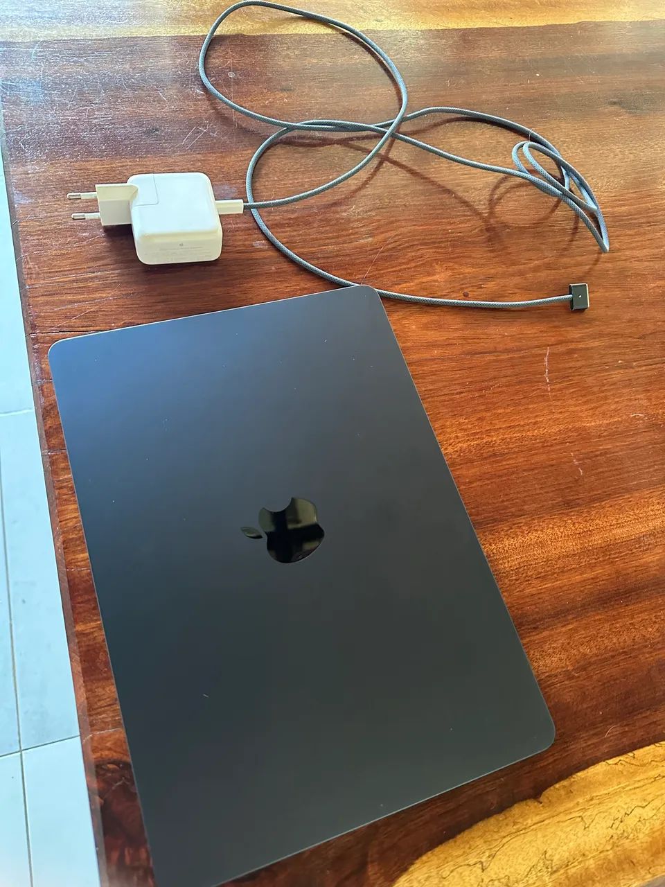 MacBook Air Midnight com Magic Mouse e Keyboard - Notebooks