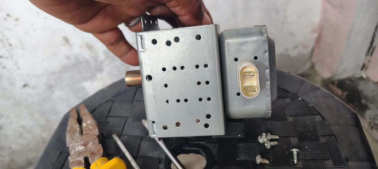 Assessoria de microondas Electrolux 