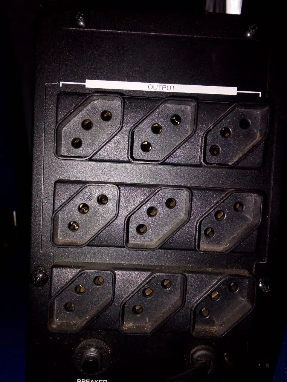 Vendo este estabilizador 9 tomadas  - Foto 2