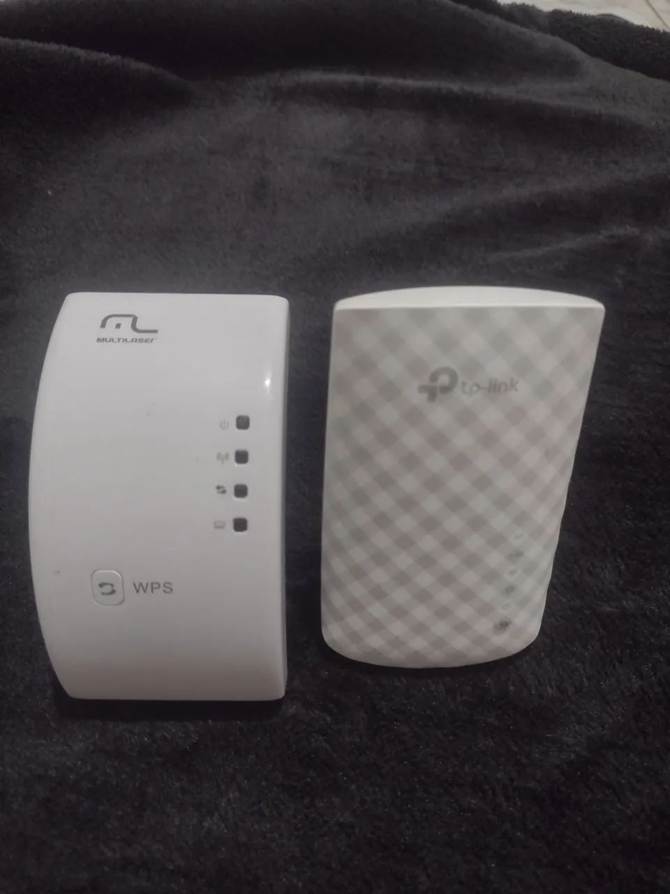 Dois aparelhos Repetidor de sinal WI FI 