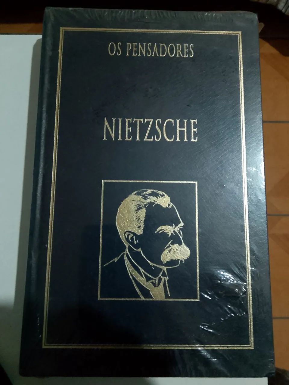 Livro os pensadores Nietzsche 