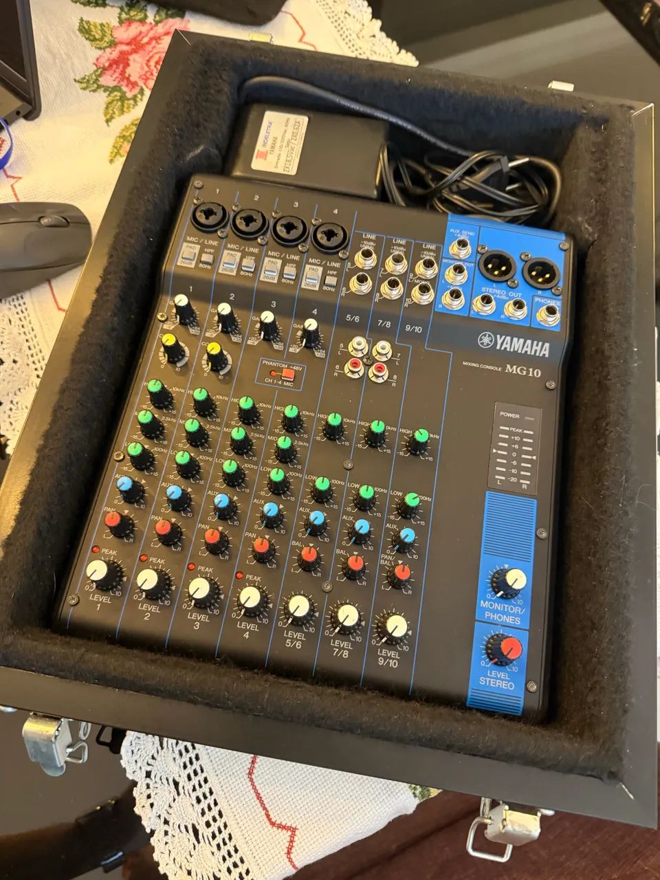 Mesa de som YAMAHA MG10 - Foto 4