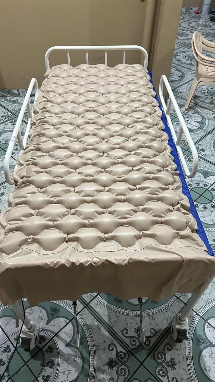 Vendo uma cama hospitalar  - Foto 2