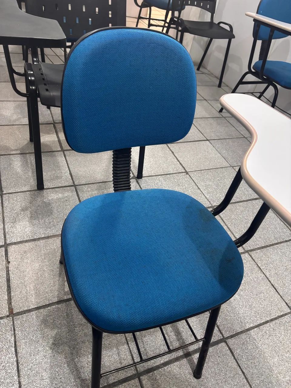 Cadeira de sala de aula 65181963516931122