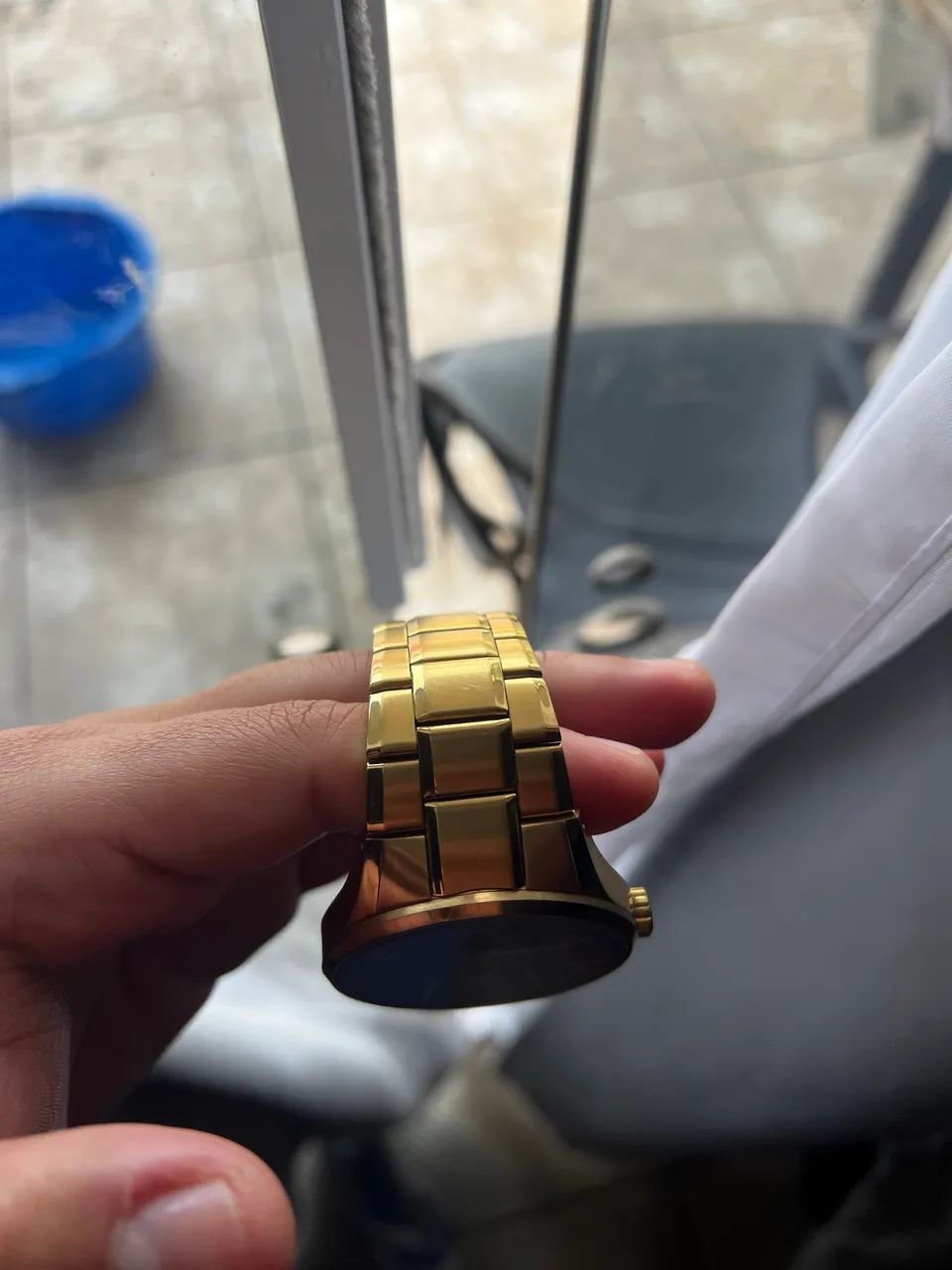Relógio dourado 
