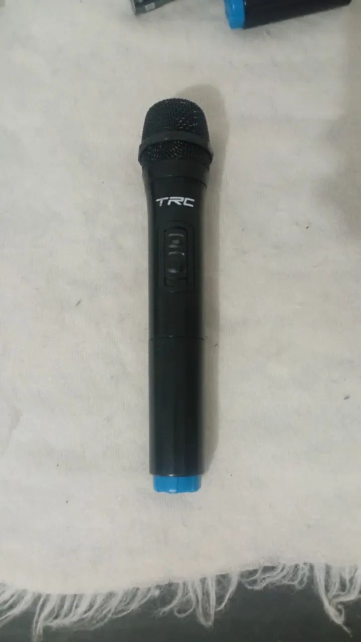 microfone sem fio da marca TRC, para caixas de som da marca TRC