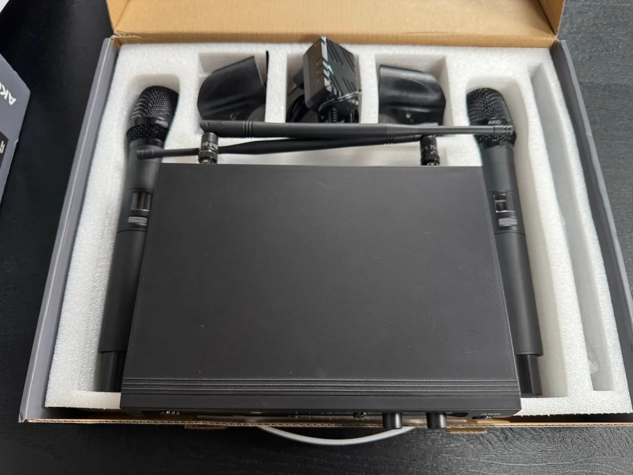 Microfone sem fio duplo AKG WP300 DUAL