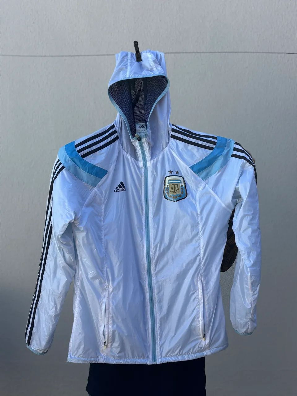 Adidas Hino