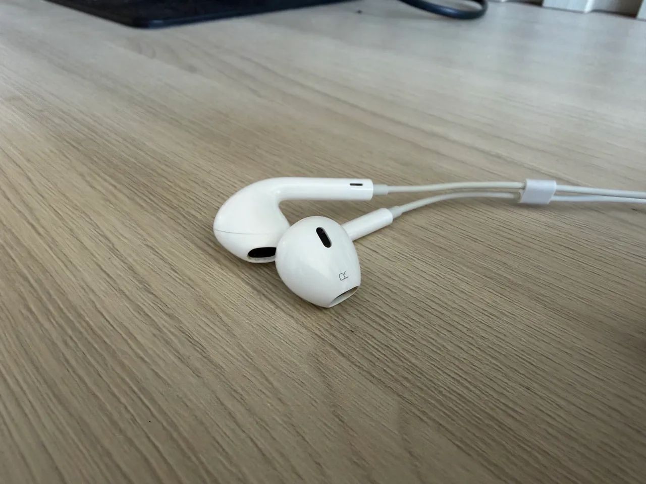Fones de ouvido Apple com conector Lightning, como novo - Foto 3